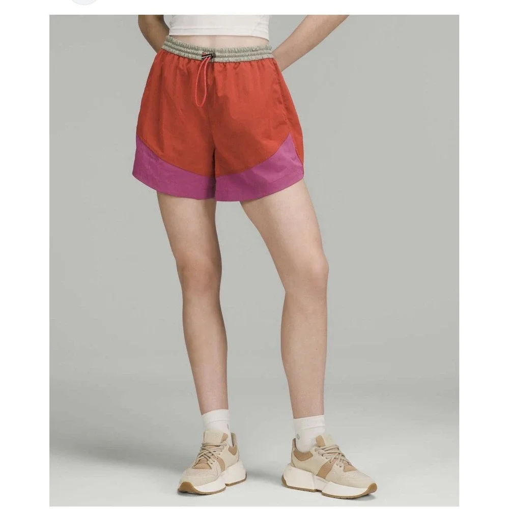 Lululemon Evergreen High Rise Shorts 4.5 Women Size 4 Activewear Pink Punch‎